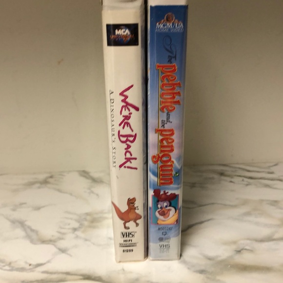 Vintage VHS Kids Movies Bundle: "We're Back!" & "The Pebble and the Penguin" - Picture 3 of 4